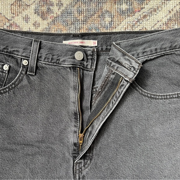 Levi’s Premium High Loose Shorts - Size 31 - Picture 4 of 10